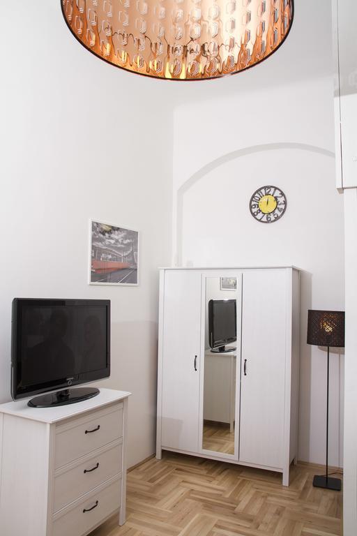 Lovag Apartment *